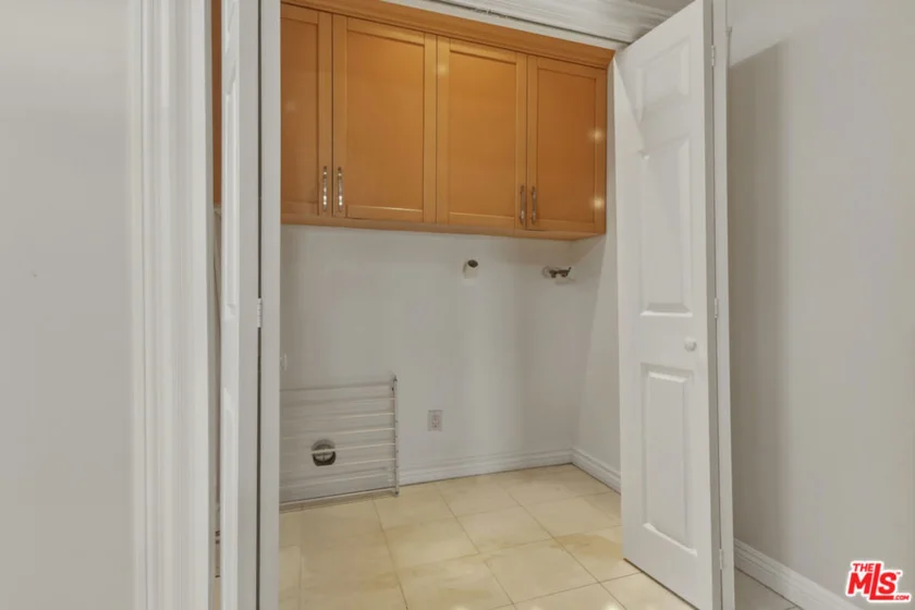 4443 Ventura Canyon Avenue #304 photo 26