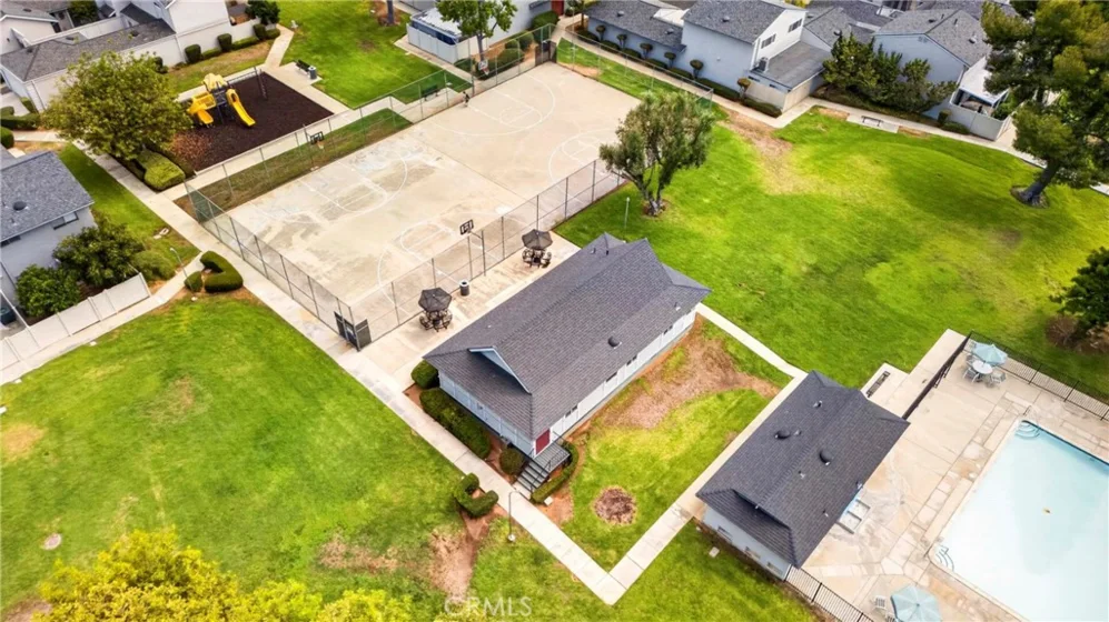6638 Bridle Circle photo 35