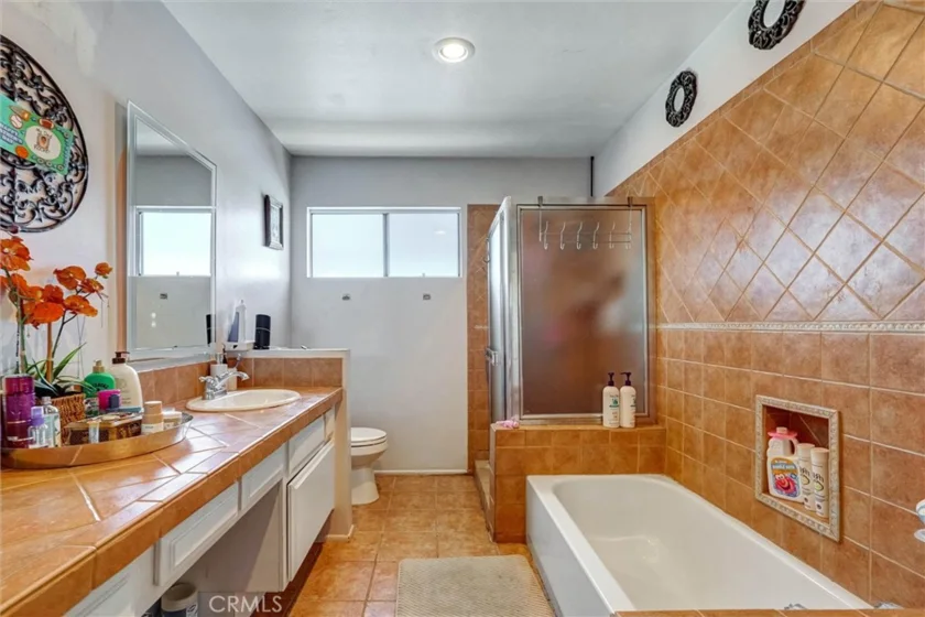 6323 Reseda #1 photo 8