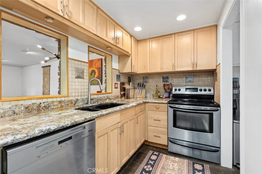 23821 Hillhurst Drive #4 photo 1