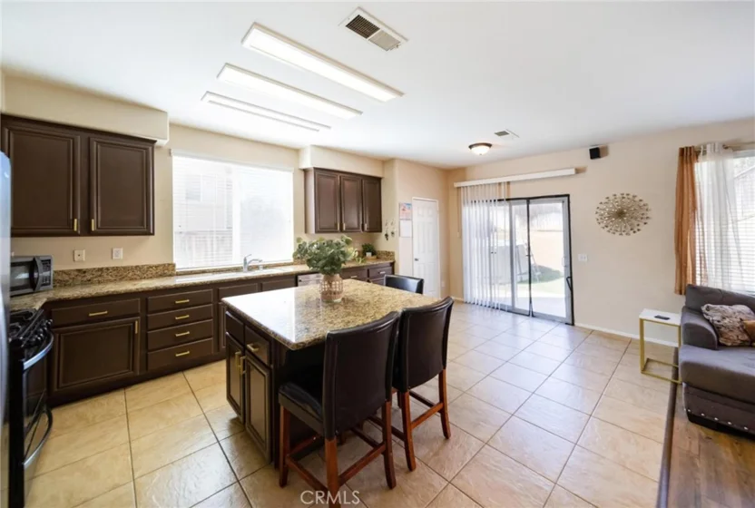 36673 Lynwood photo 11