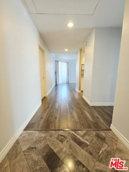 1002 S Burnside Avenue #203 photo 2