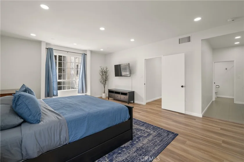 308 1/2 Commonwealth Avenue photo 14