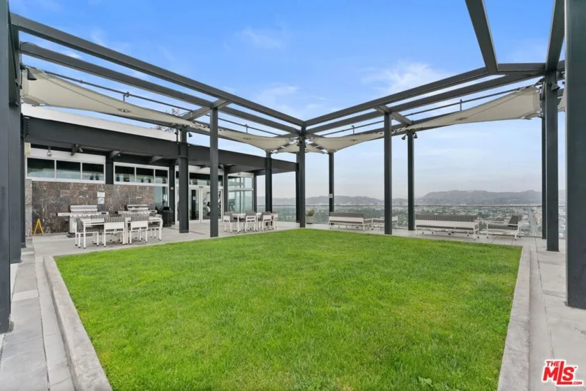3810 Wilshire Boulevard #602 photo 11