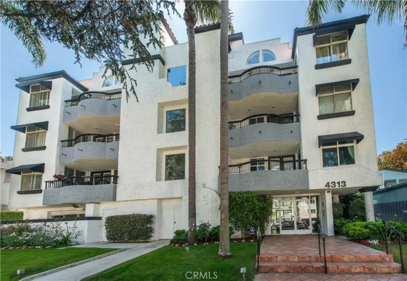 4313 Van Nuys Boulevard #201 photo 1