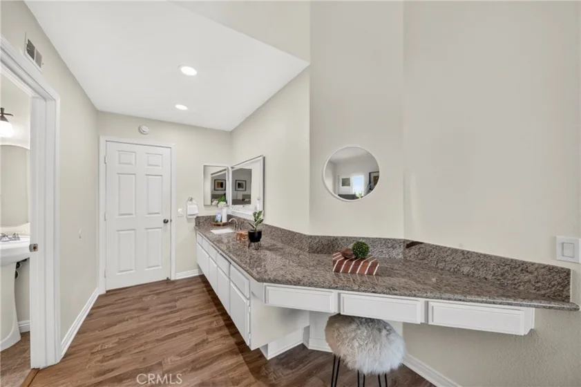 6273 Lincoln photo 31