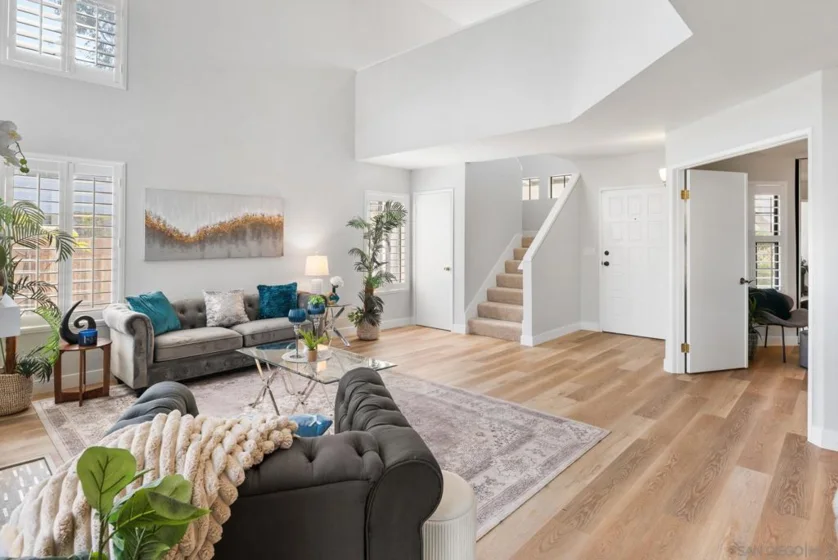 8395 Suntree Place photo 4