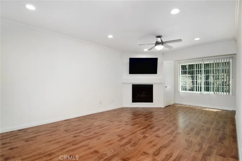 5525 Canoga Avenue #124 photo 5