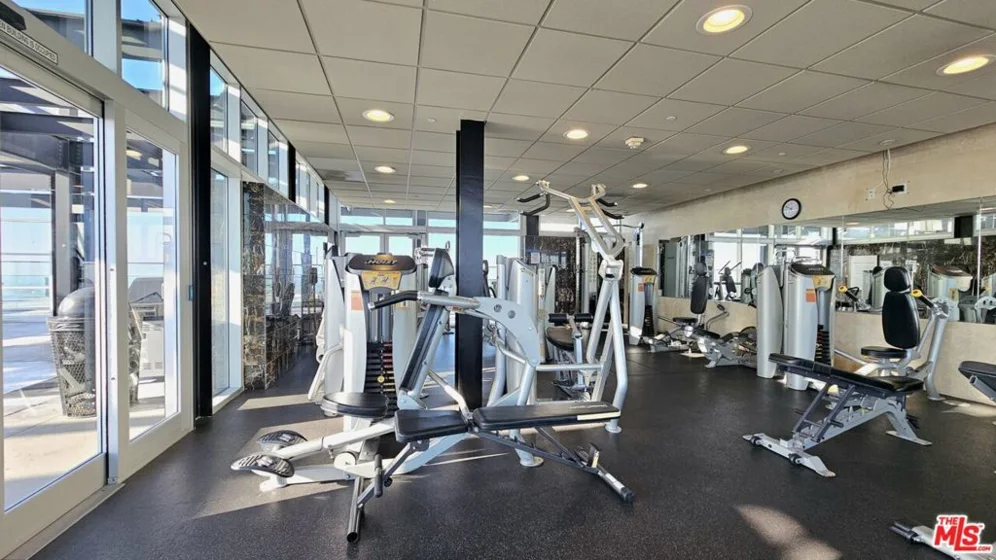 3810 Wilshire Boulevard #1801 photo 40