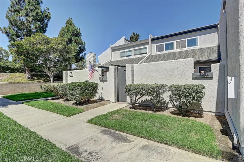 18683 Applewood Circle #16 photo 1