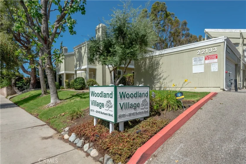 22139 Burbank Boulevard #7 photo 1