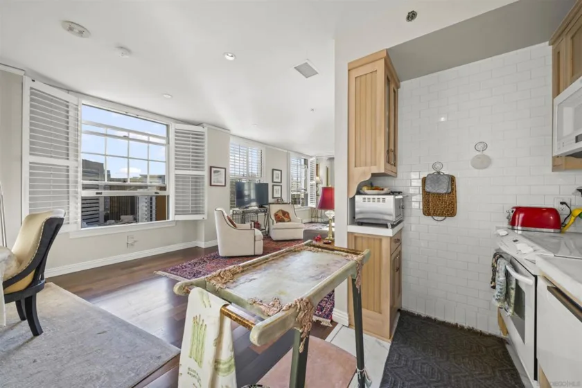 702 Ash Street #800 photo 13