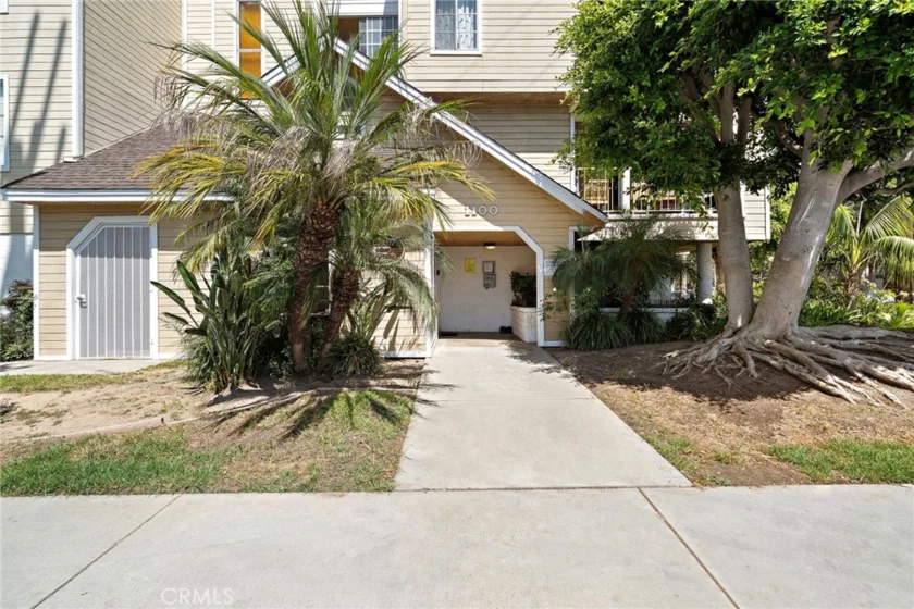 1100 Newport Avenue #404 photo 2