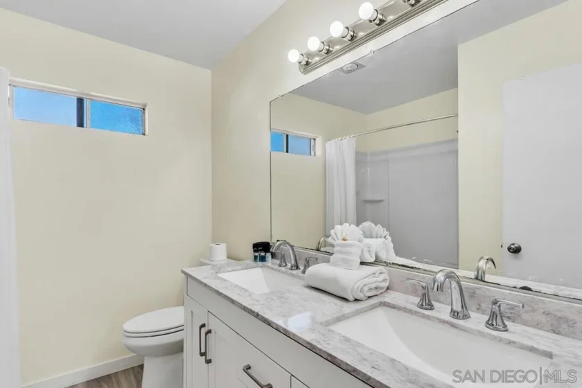 748 N Mollison Avenue #Unit A photo 19
