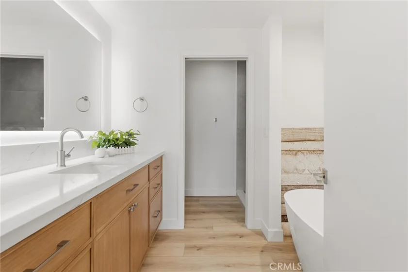 1880 Veteran Avenue #306 photo 13