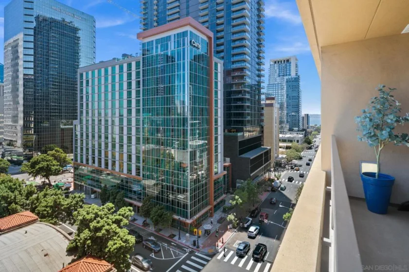 350 W Ash Street #809 photo 12