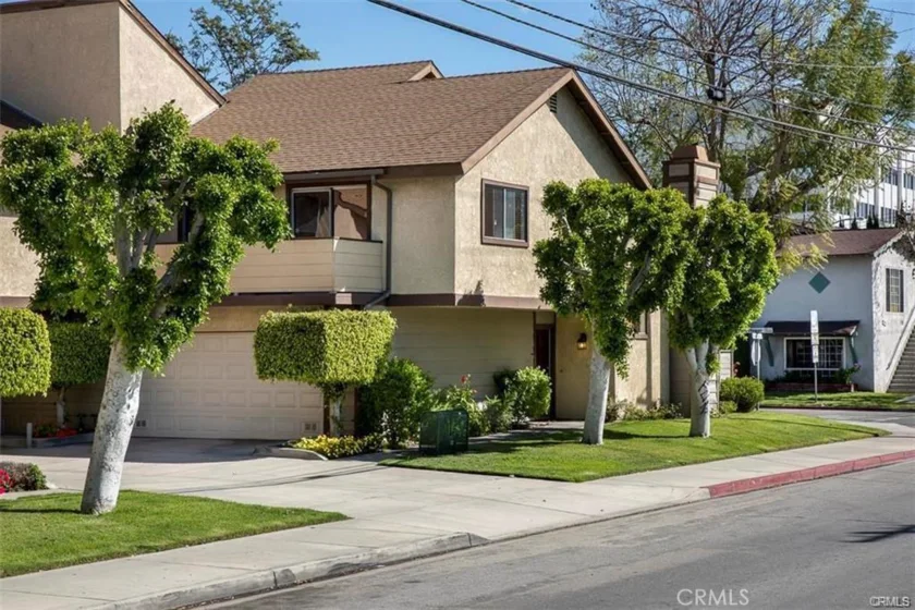 10261 Stanford Avenue #4 photo 1