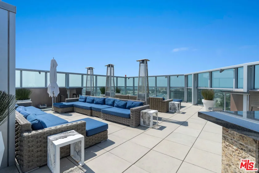 13700 Marina Pointe Drive #1126 photo 24