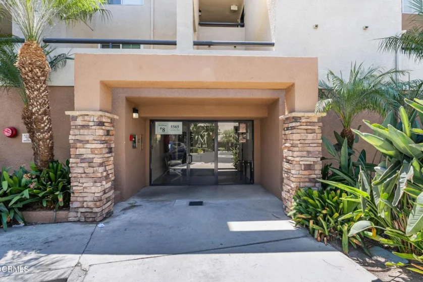 5565 Canoga Avenue #312 photo 2
