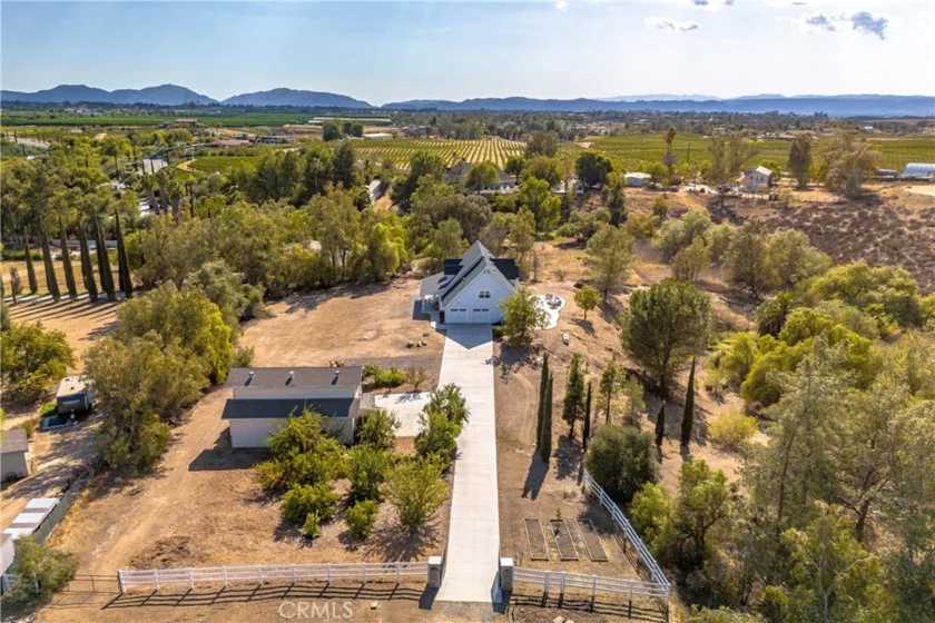 39195 Avenida Antonovich Photo