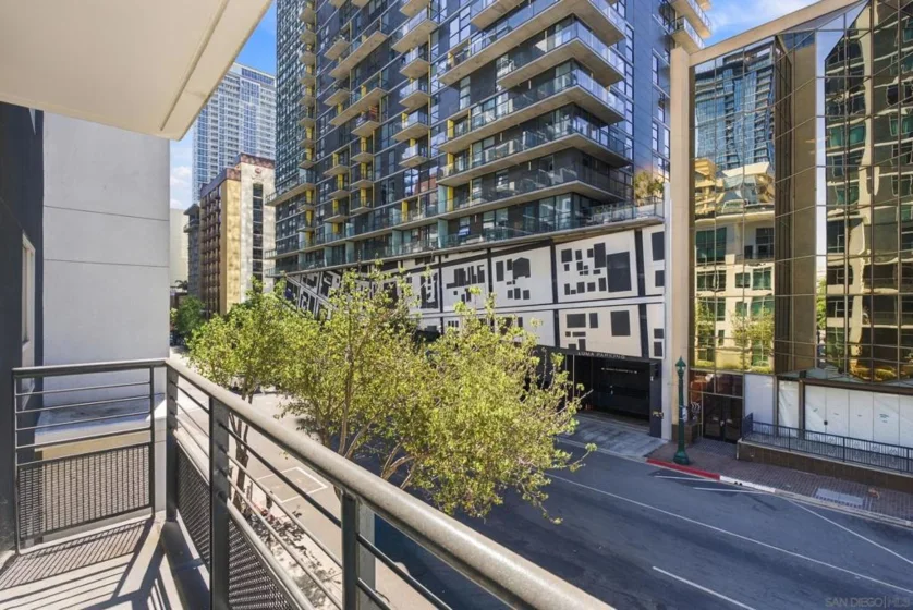 425 W Beech Street #314 photo 12