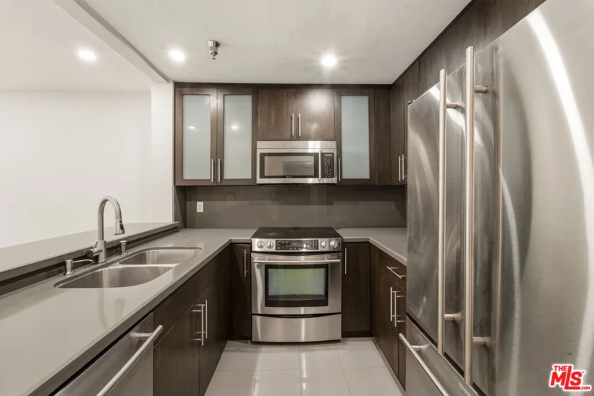 121 S Hope Street #313 photo 12