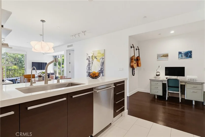 855 N Croft Avenue #302 photo 11