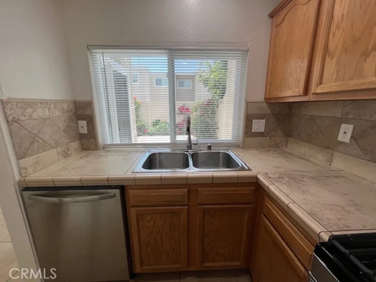 45 Golden Glen Street #75 photo 5