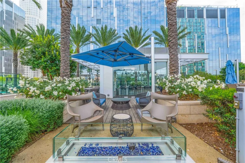 877 Francisco #517 photo 22