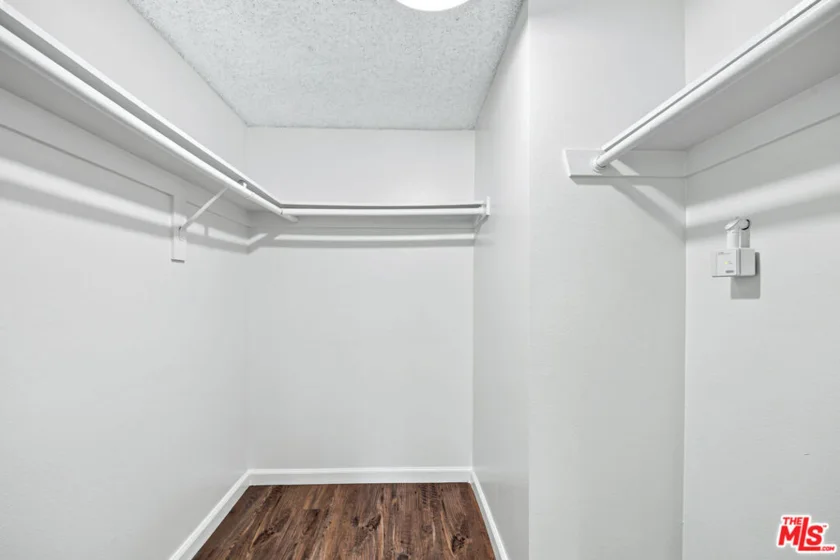 21811 Saticoy Street #23 photo 4
