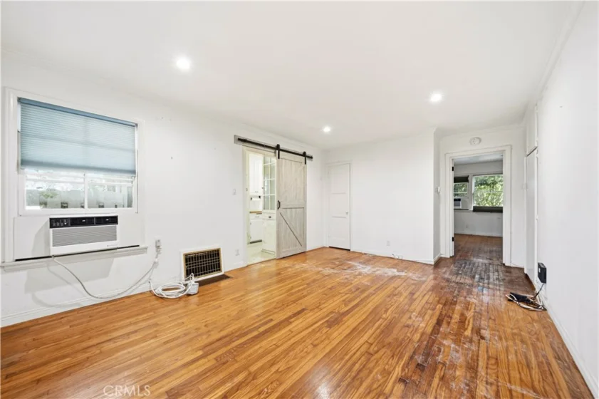 911 21st Street #B photo 16