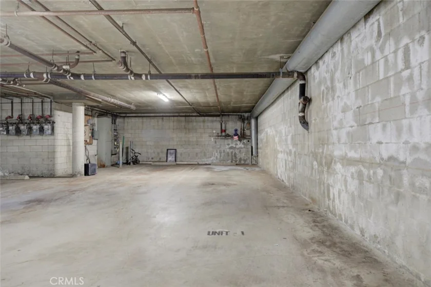 6847 Haskell Avenue #1 photo 39