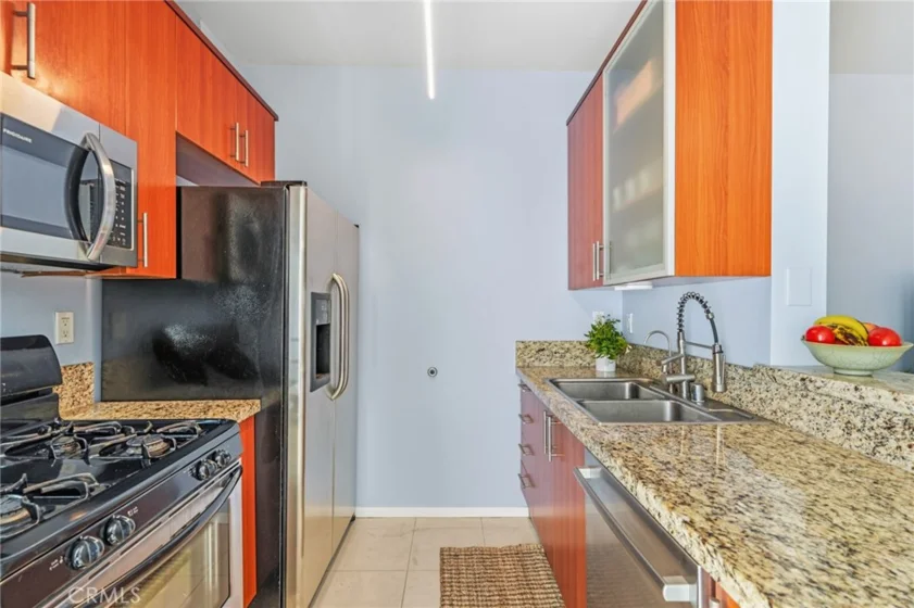 620 S Gramercy Place #211 photo 44
