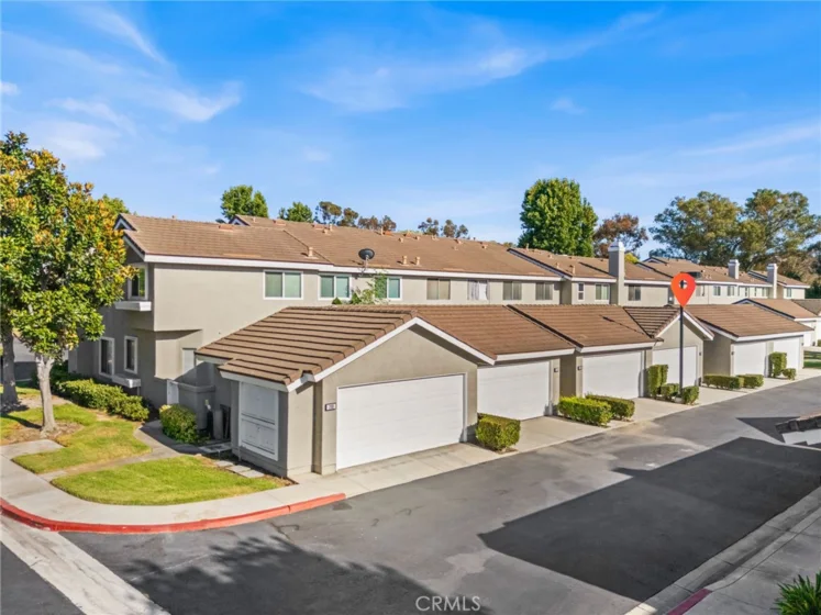 194 Greenmoor photo 41