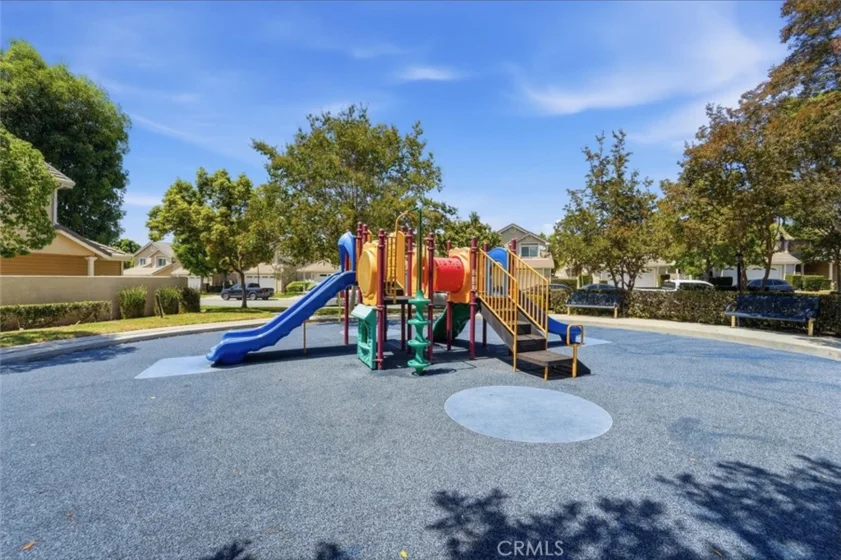 3859 Thorncroft Lane #E photo 32