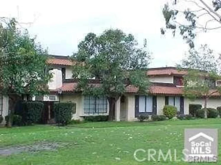 3961 W Mcfadden #B photo 1