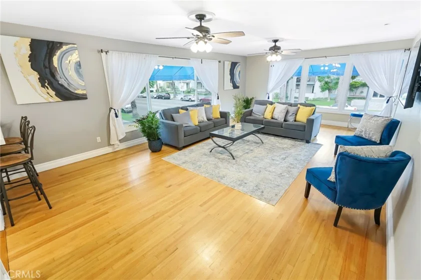 1164 E Ocean Boulevard photo 1