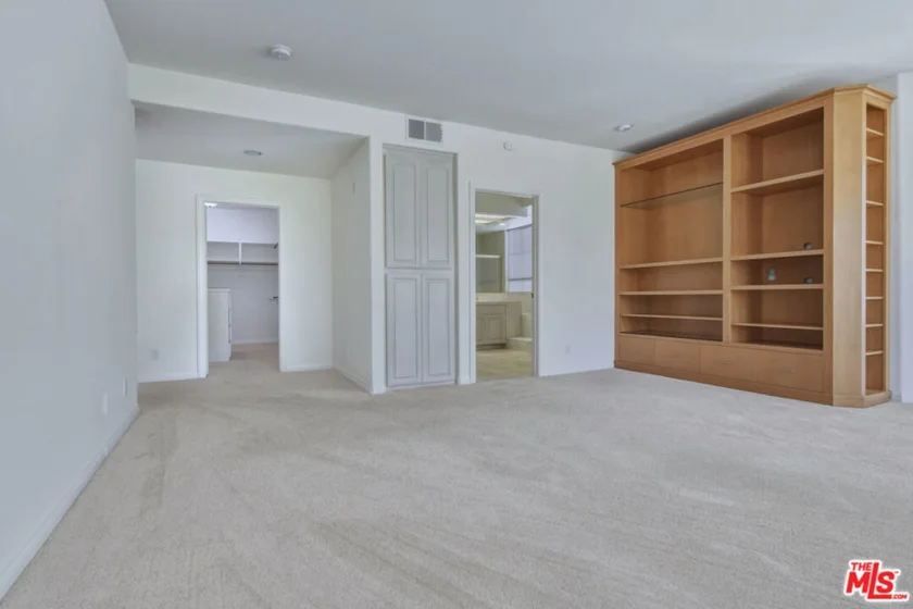 14570 Benefit Street #201 photo 35