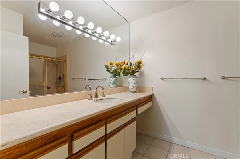 1351 N Crescent Heights #308 photo 17