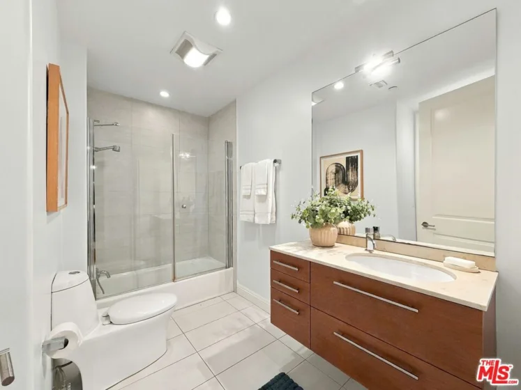 8121 Norton Avenue #201 photo 38