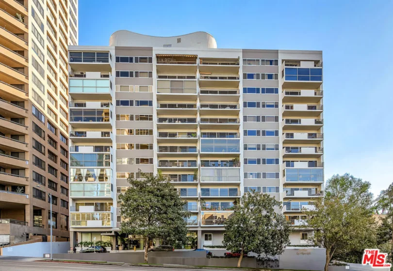 10450 Wilshire Boulevard #4F photo 3
