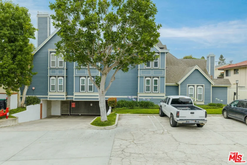 810 Baker Street #204 photo 3