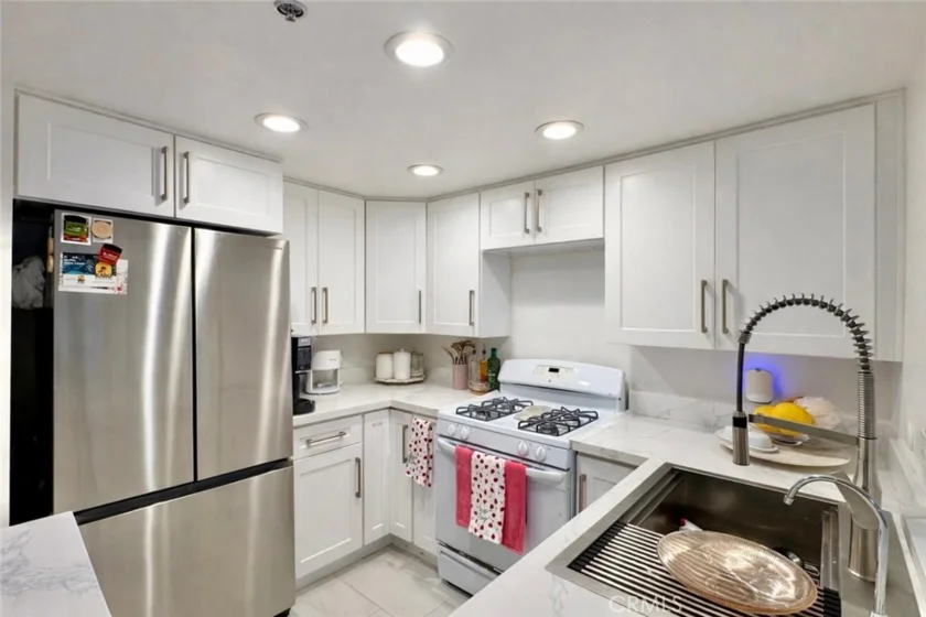 700 W 3rd Street #A104 photo 10