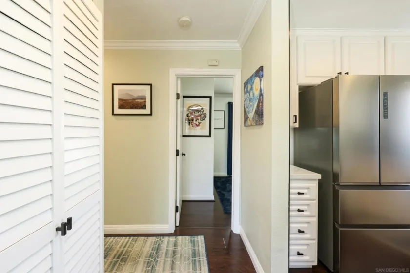 2040 Robinson #C photo 33