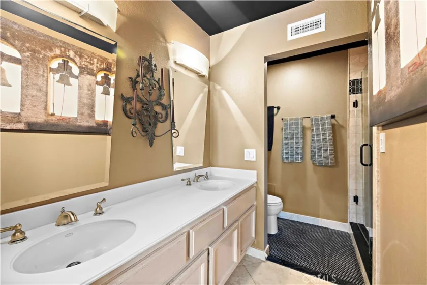 21914 Montagu photo 24