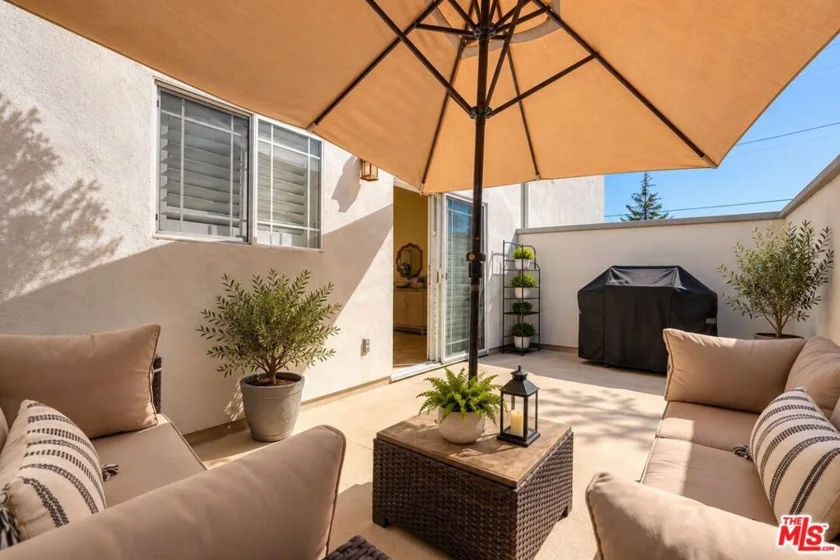 14544 Margate Street #4 photo 2