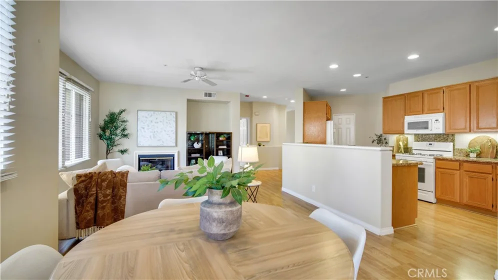 329 Rathbourne photo 8