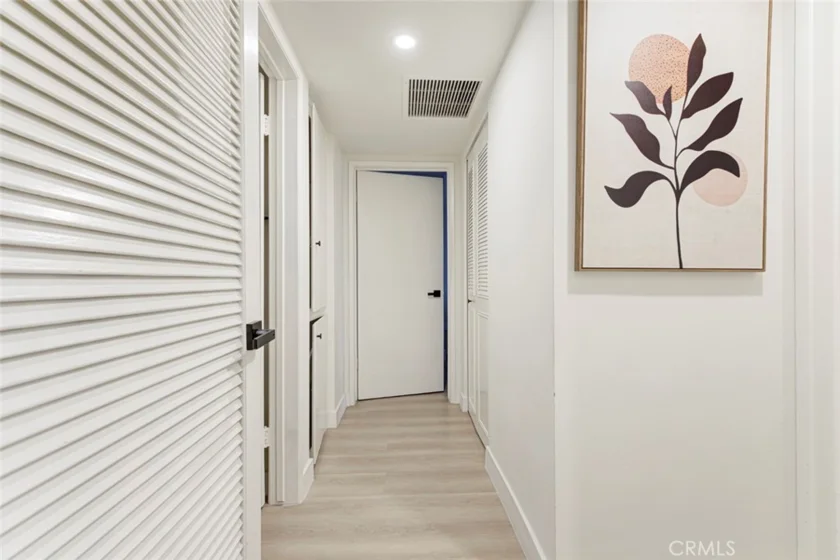 5411 Tyrone Avenue #203 photo 22
