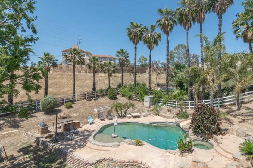 40575 Calle Fiesta photo 38