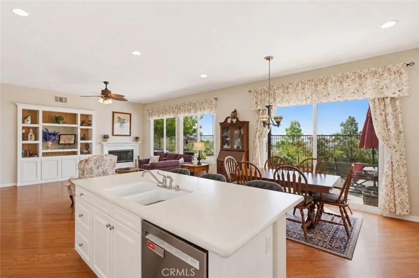 35777 Abelia Street photo 15